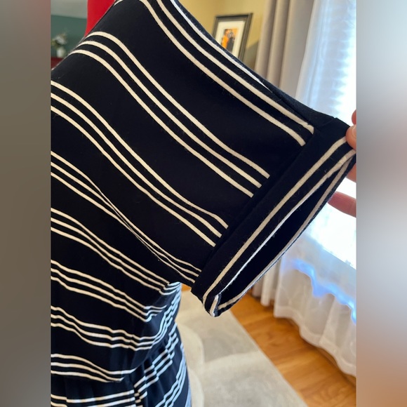 Banana Republic comfy, stretchy black & white casual midi dress - Picture 6 of 14